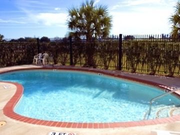 Best Western Clute Inn And Suites Exterior photo